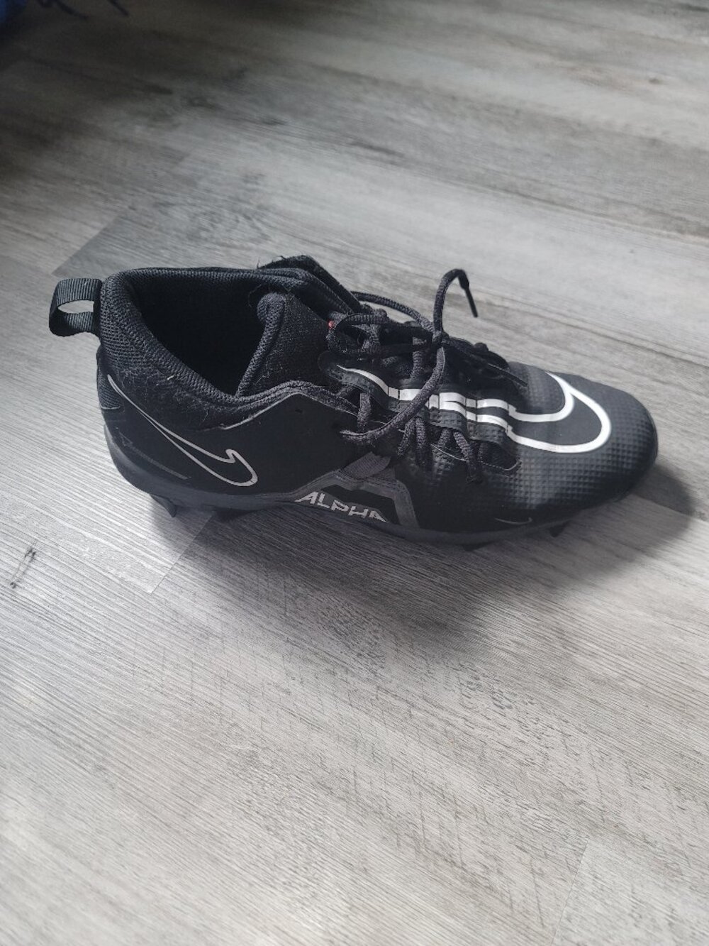 SINGLE - RIGHT ONLY - Mens black and grey Alpha cleat - size 11